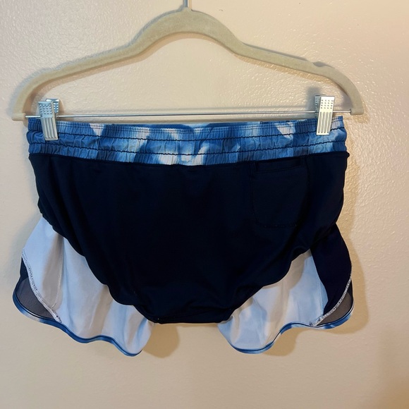 Lululemon Hotty Hot Low-Rise Lined Short - Picture 8 of 9